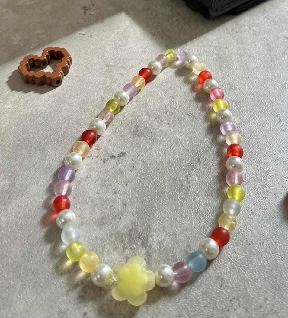 Daisy Beaded Phone Charm: Handmade Pastel Kawaii Phone Strap